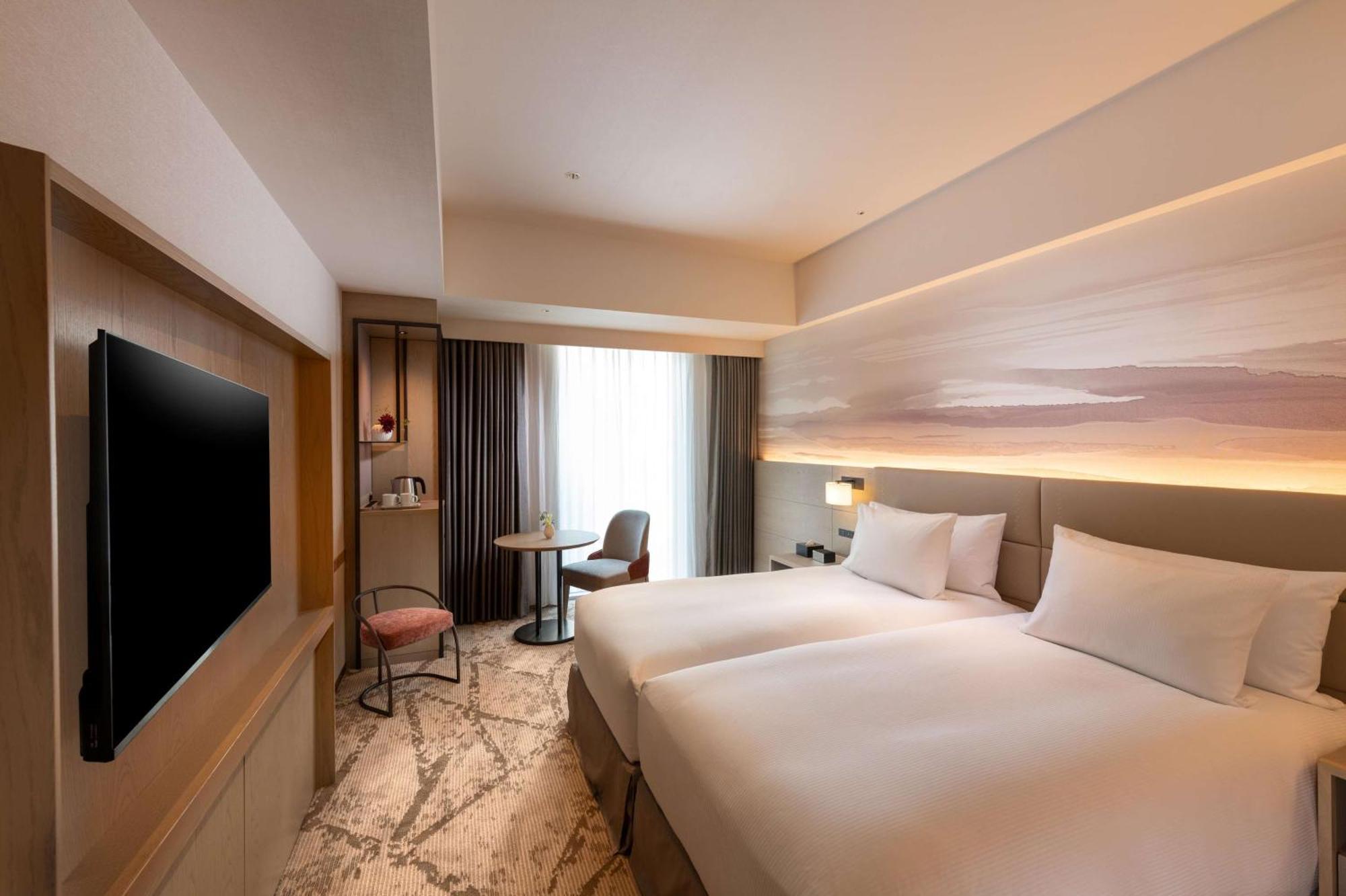 Hotel Doubletree By Hilton Toyama Station Exterior foto